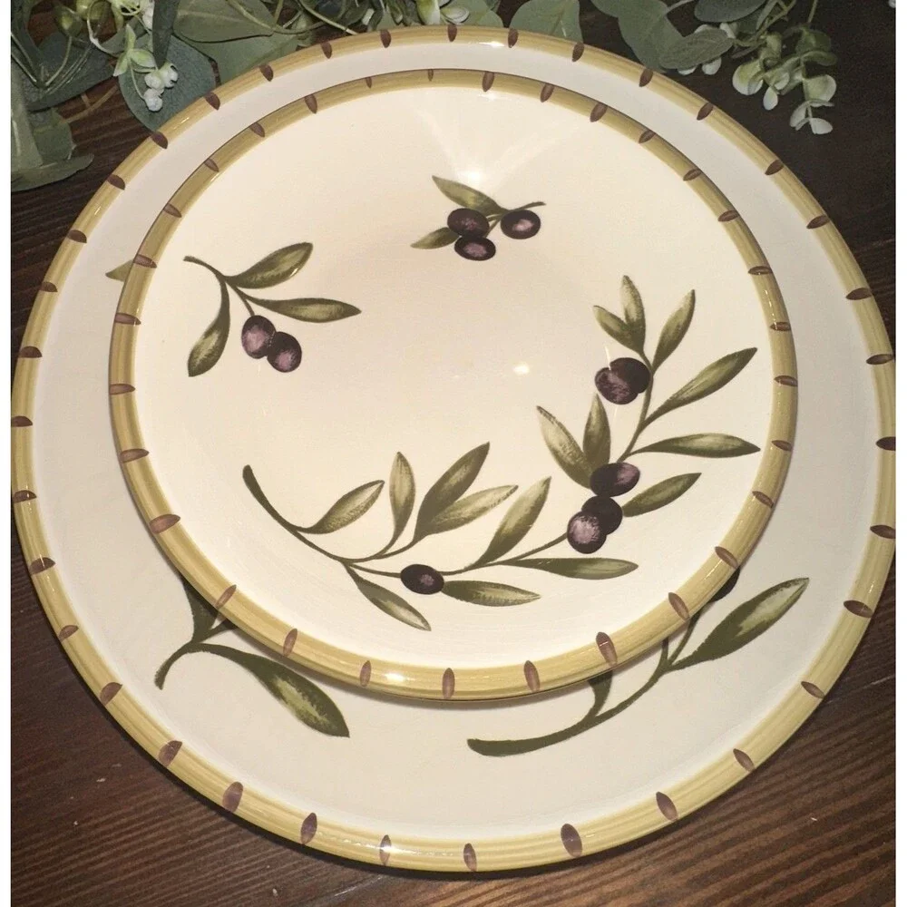 Williams-Sonoma Olive Branch Serving Bowl & 4 Pasta Bowls Portugal Discontinued